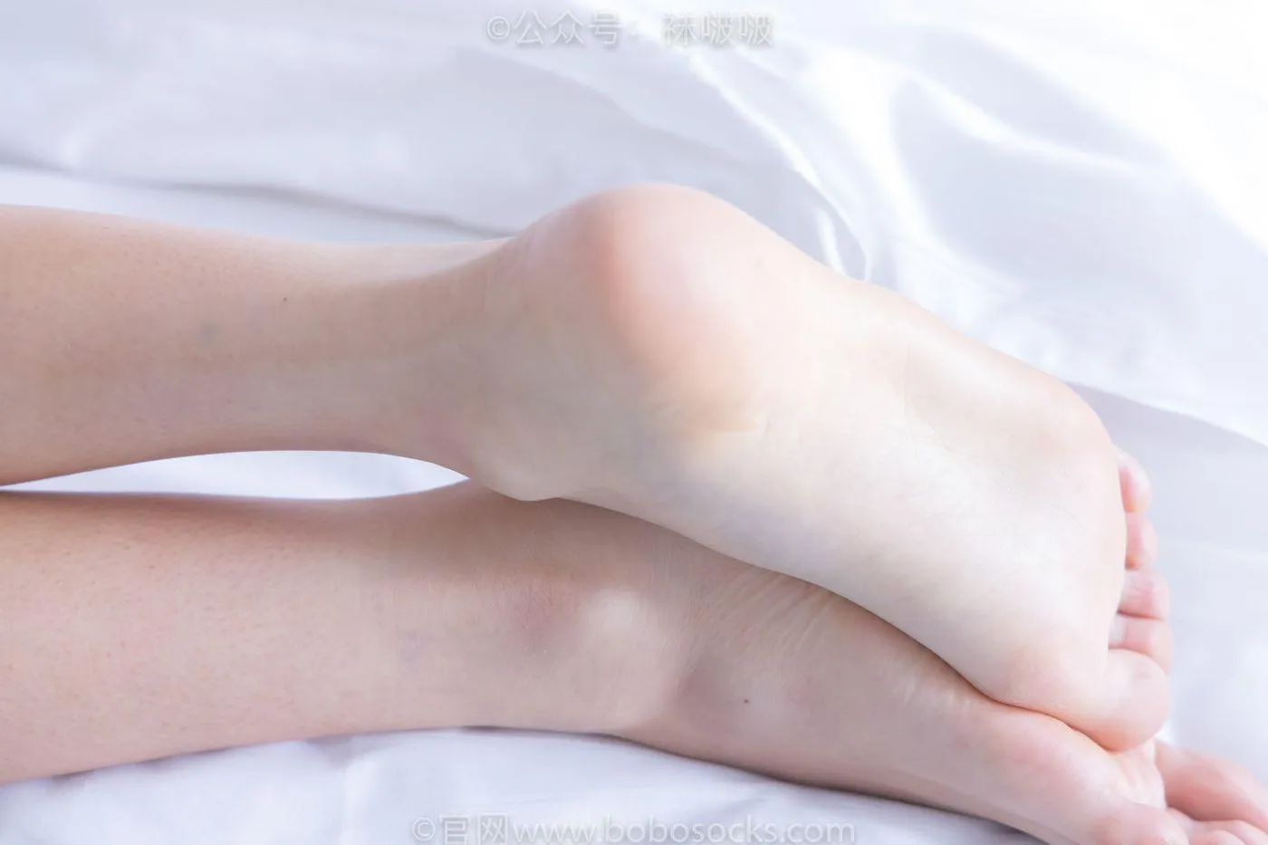 [BoBoSocks袜啵啵]NO.052 瑶瑶-JK制服、帆布鞋、白棉袜、裸足 [133P]插图2